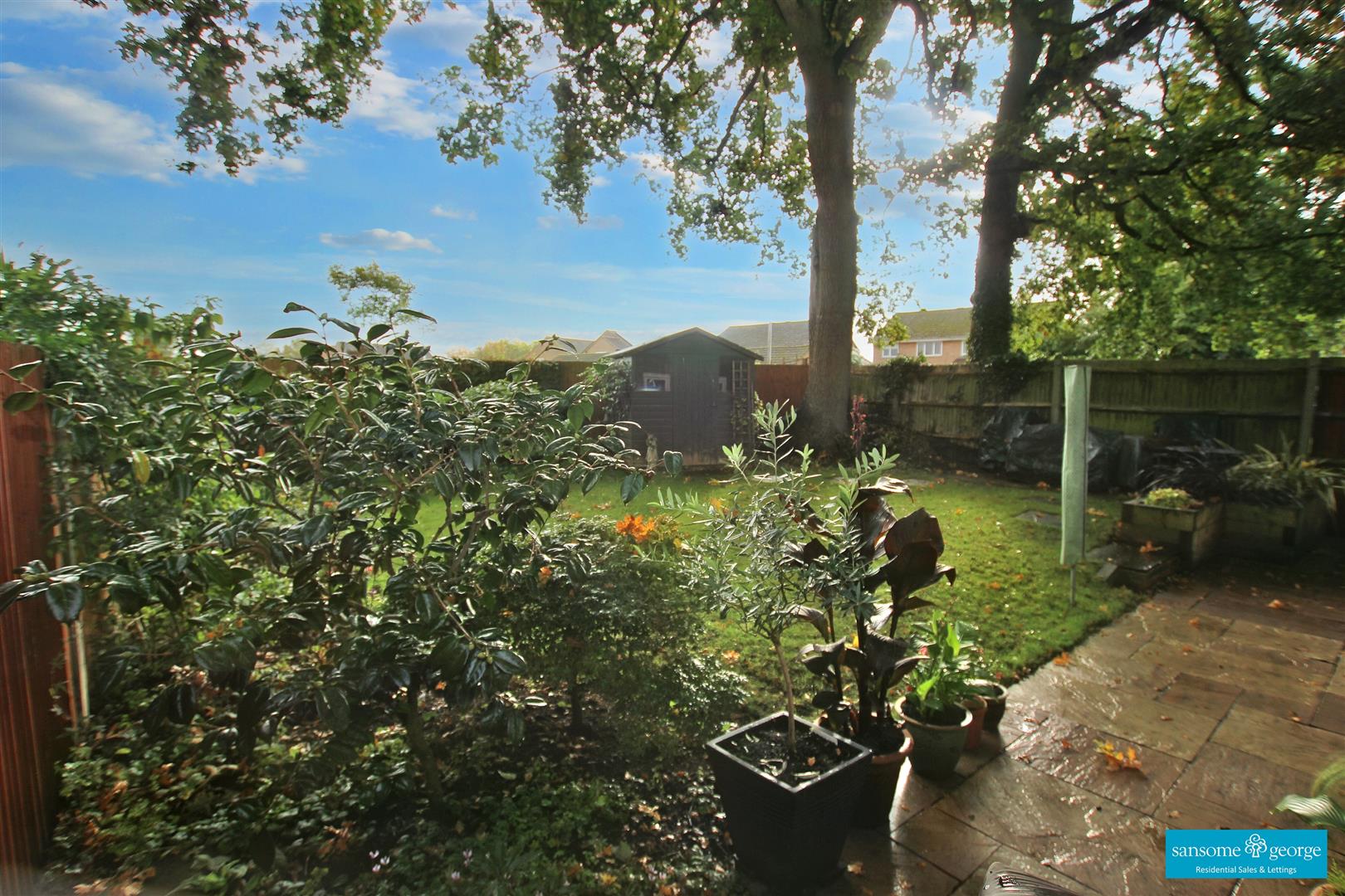 Addiscombe Chase, Tilehurst, Reading